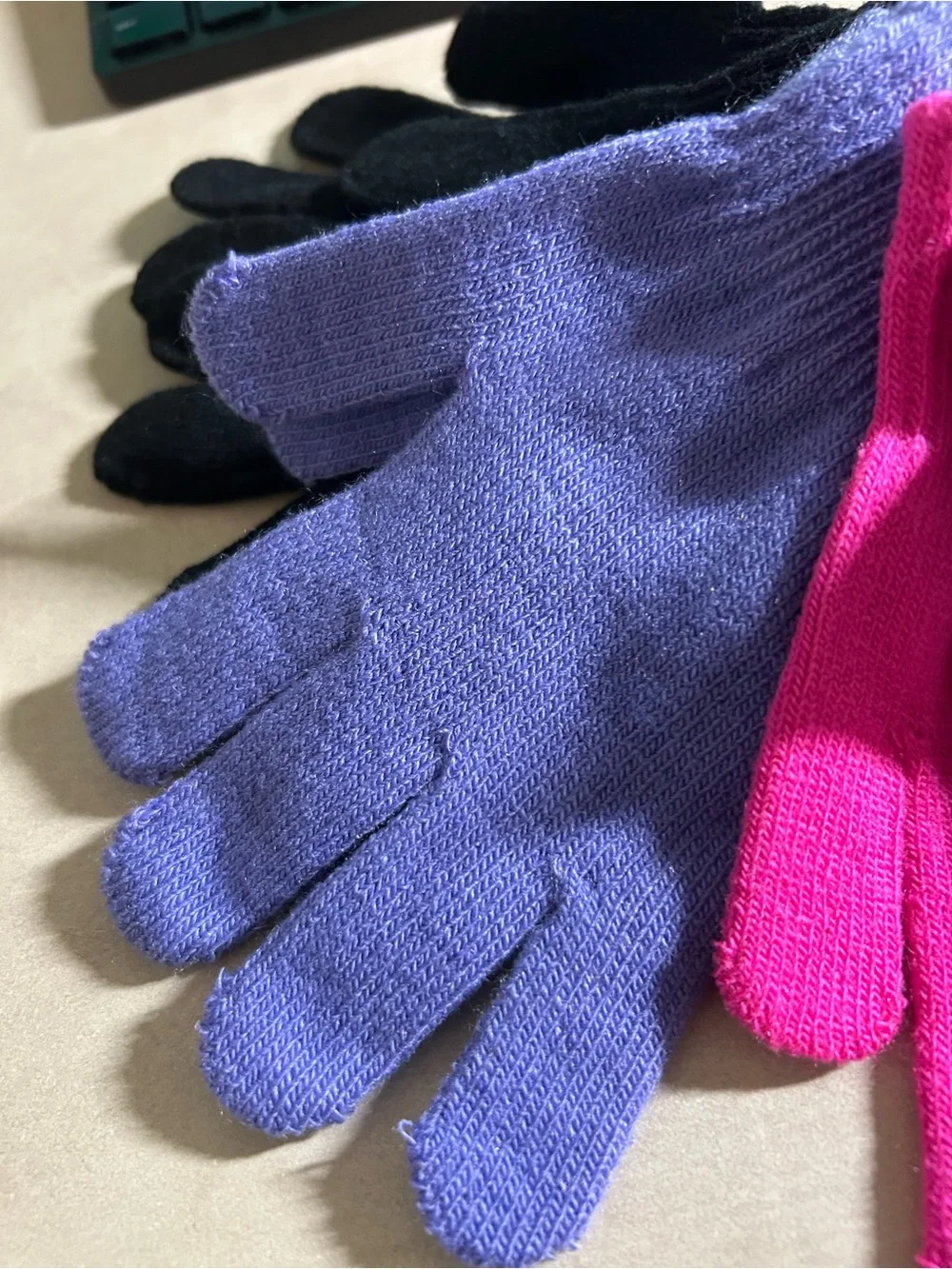 Kids' 4-Pack Knit Gloves - Blue, Pink, Purple, Black